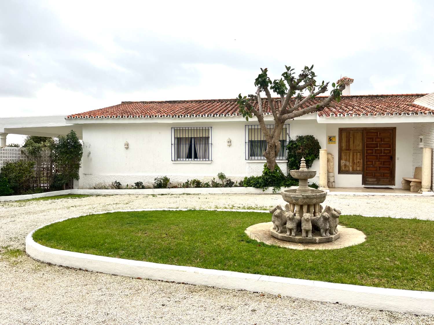 Villa til salg i Guadalmina Baja (Marbella)