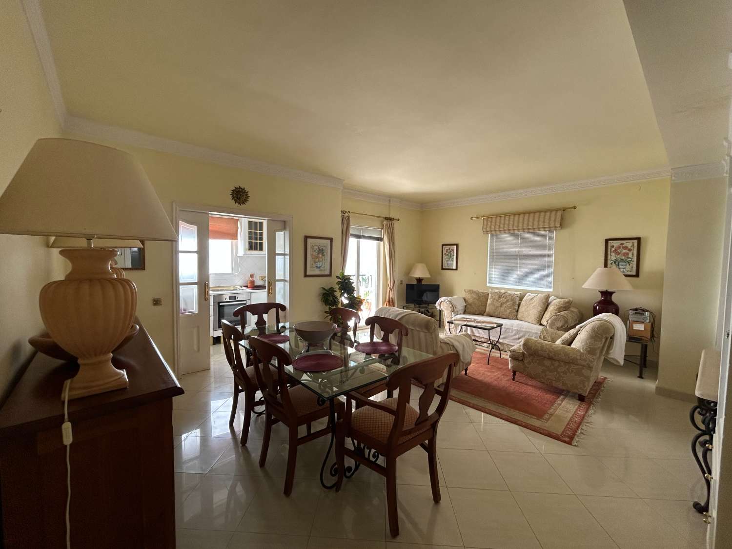 BEACH APARTMENT