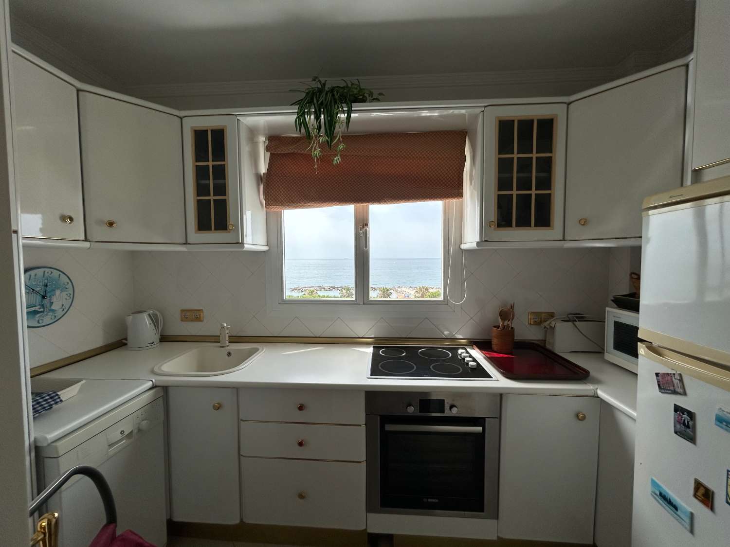 BEACH APARTMENT