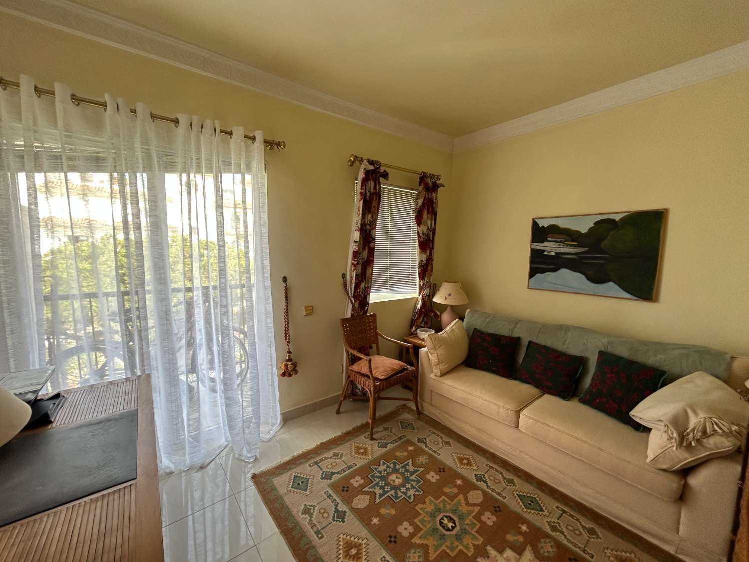 BEACH APARTMENT