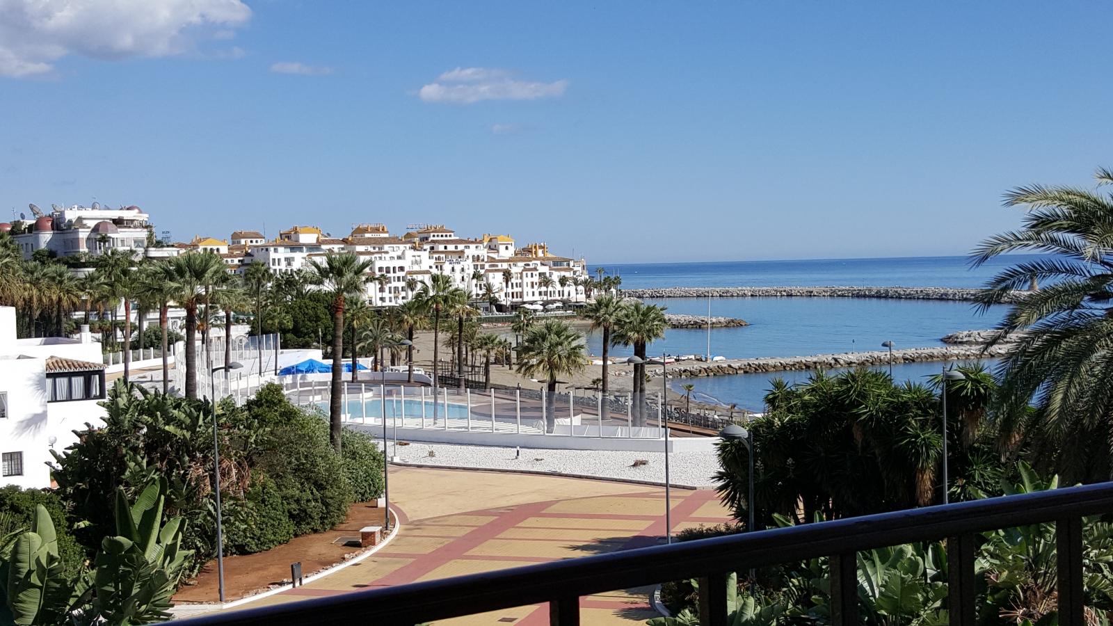 Pieni huoneisto loma Nueva Andalucía (Marbella)